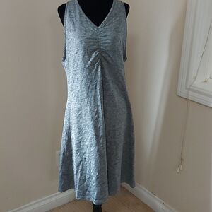Eastern Mountain sports athletic dress sz. L
